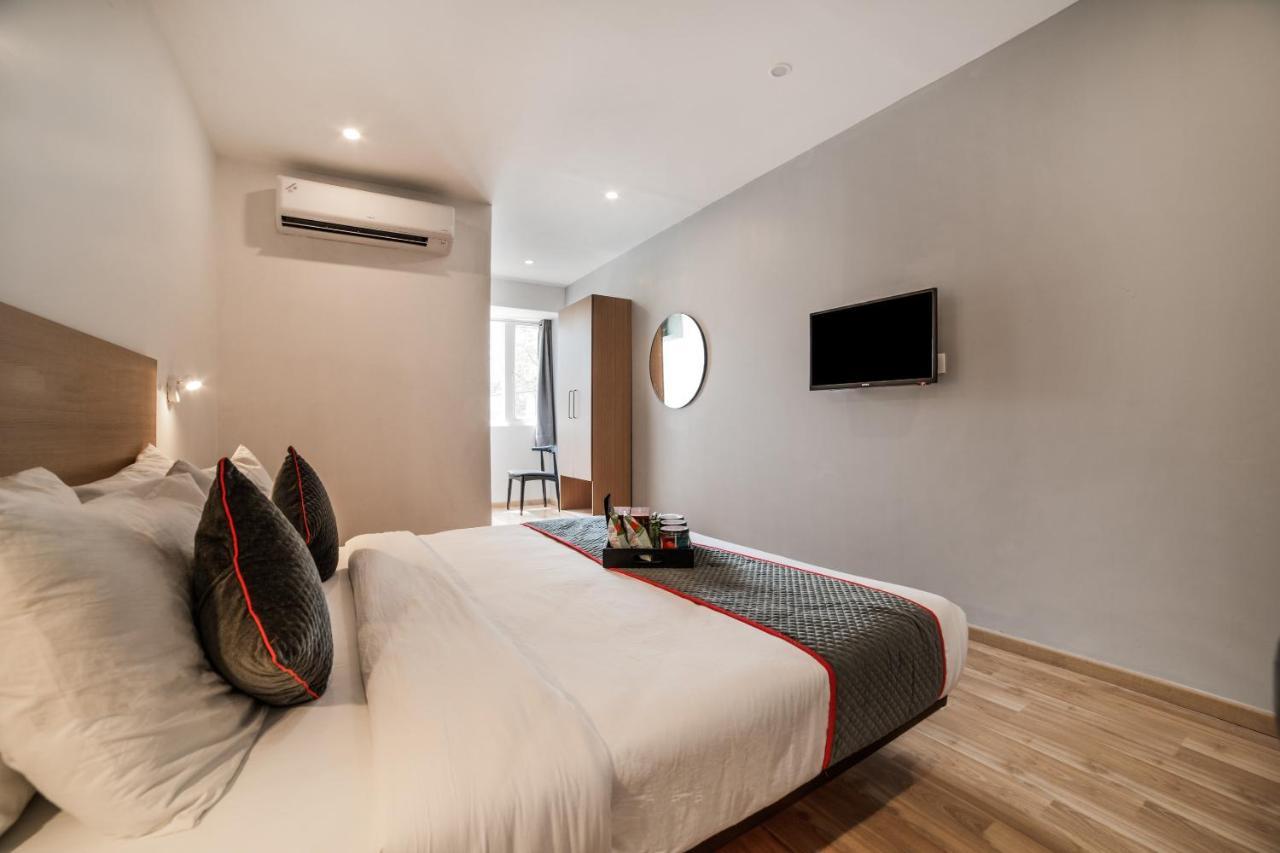 Oyo Townhouse 086 Pankha Road Hotel Nuova Delhi Esterno foto